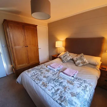 Charming 3-bed On With Hot Tub Σπίτι διακοπών *