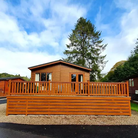 Charming 3-bed On With Hot Tub Σπίτι διακοπών *