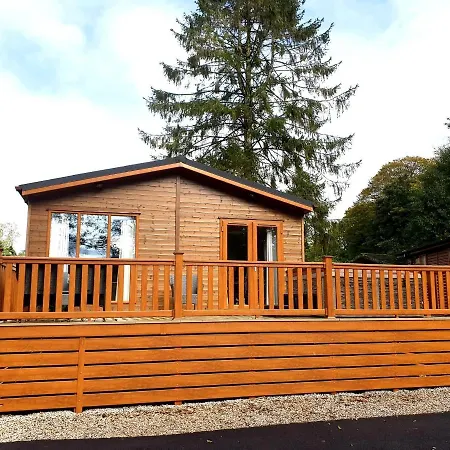 Charming 3-bed On With Hot Tub * Windermere